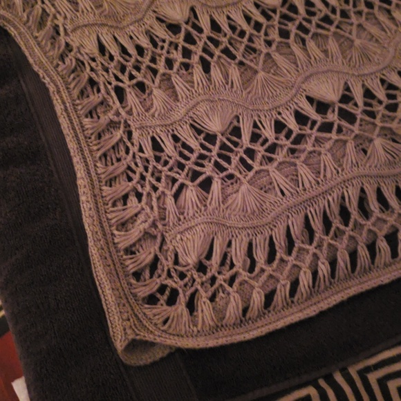 Maurice Oliver green net top - Picture 3 of 4